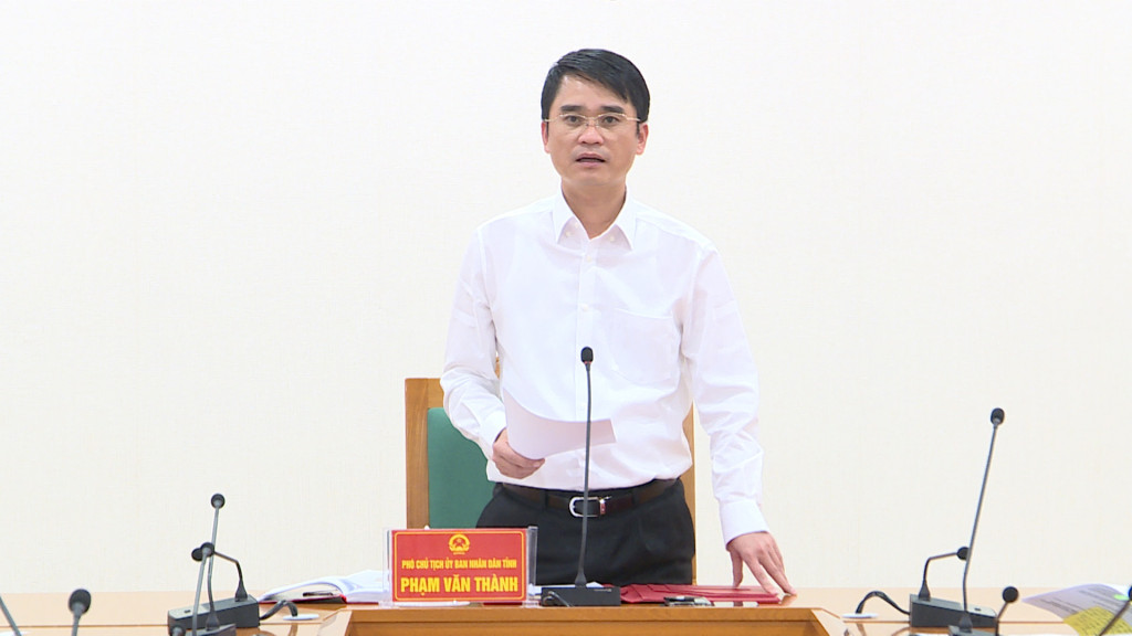 Đồng chí Phạm Văn Thành, Phó chủ tịch UBND tỉnh kết luận cuộc trực tuyến