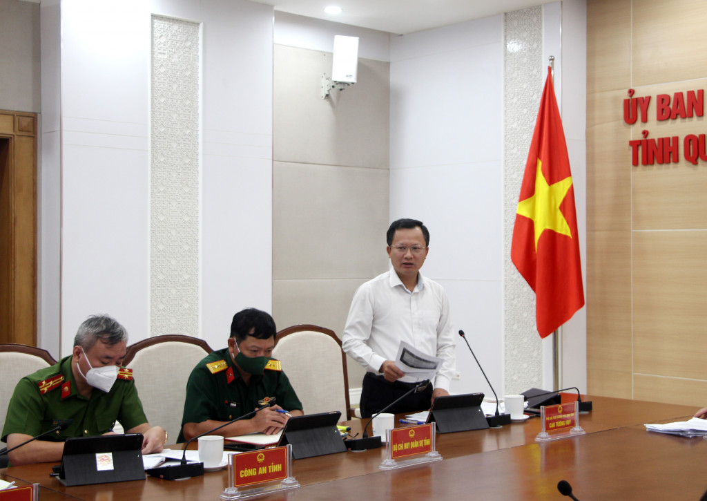 Đồng chí Cao Tường Huy, Phó Chủ tịch UBND tỉnh phát biểu tại phiên họp.