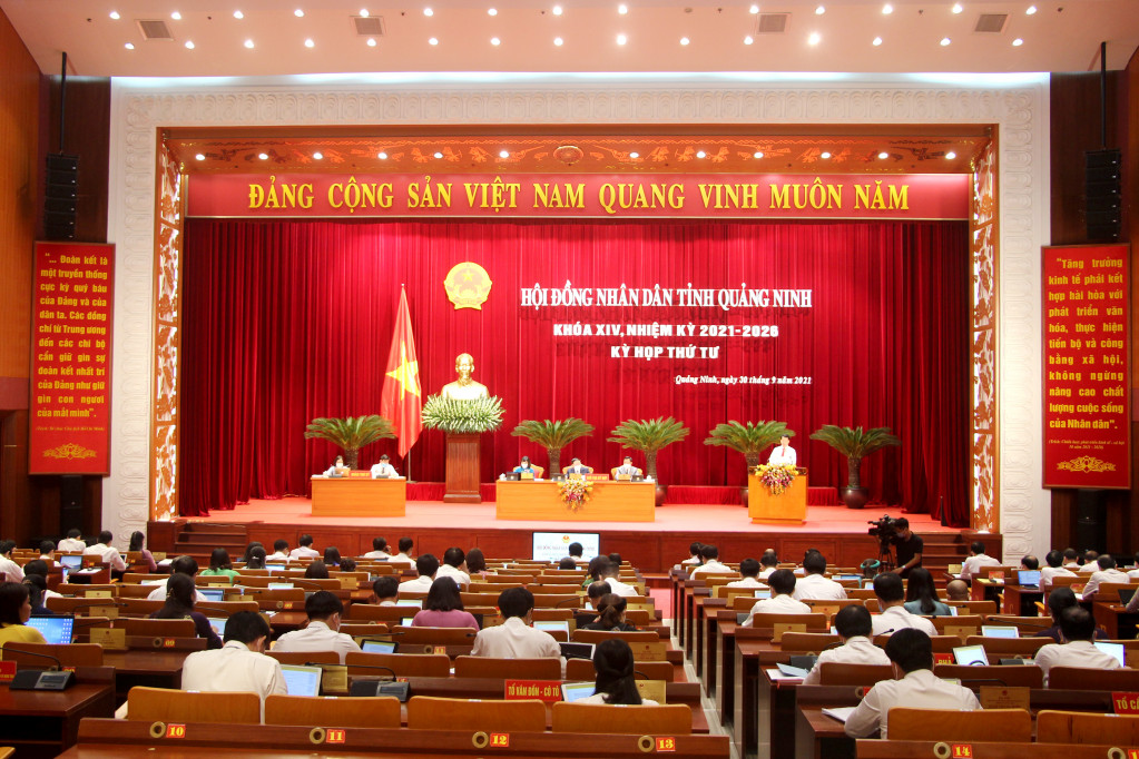 Quang cảnh kỳ họp thứ 4 HĐND tỉnh khóa XIV.