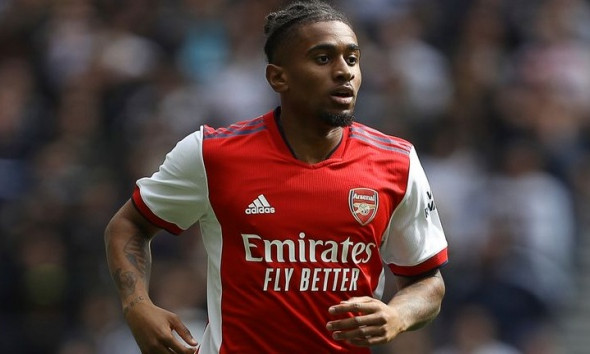 Arsenal đẩy 3 cái tên ra đi cùng lúc