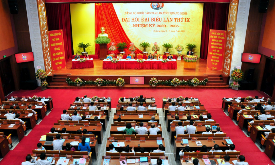 "Không ngừng đổi mới, sáng tạo, lãnh đạo, chỉ đạo hoàn thành tốt nhiệm vụ chính trị"