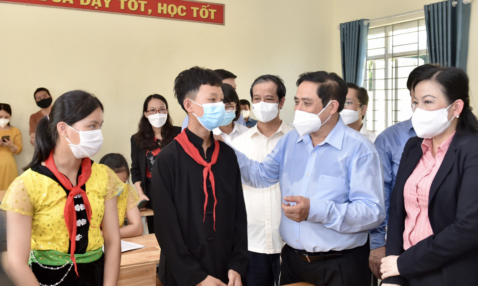 Cần tiếp tục chăm lo tốt hơn để đáp ứng nhu cầu học tập của con em đồng bào các dân tộc