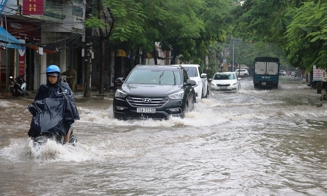 Thời tiết ngày 4/9: Mưa dông bao trùm cả nước, nguy cơ lốc sét và gió giật mạnh