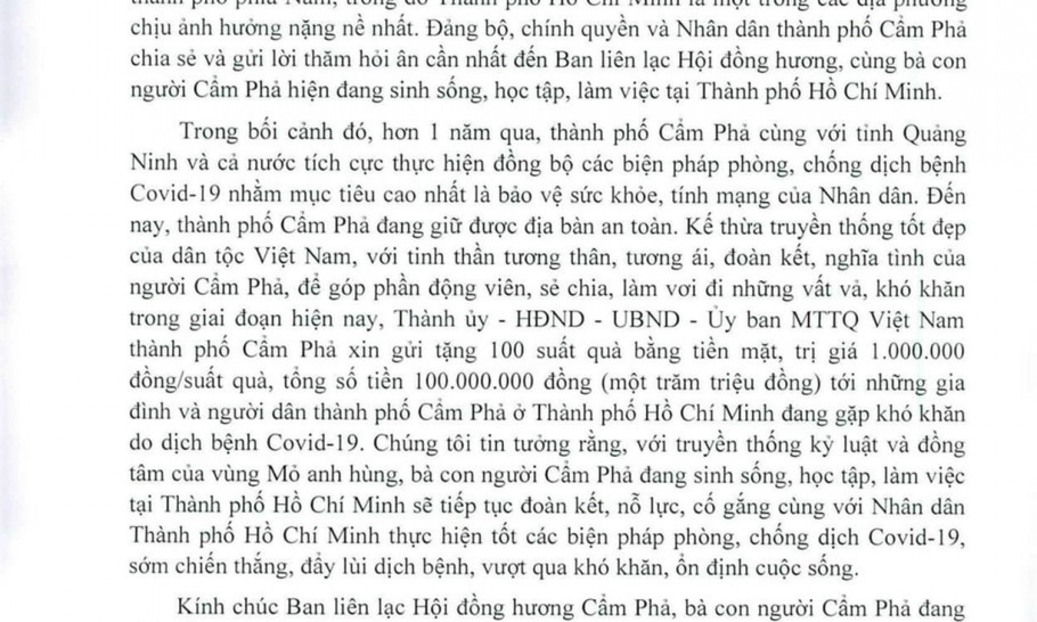 TP Cẩm Phả tặng 100 triệu đồng cho bà con đồng hương tại TP Hồ Chí Minh