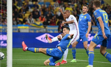 Pháp nhờ đến Anthony Martial để có điểm trước Ukraine