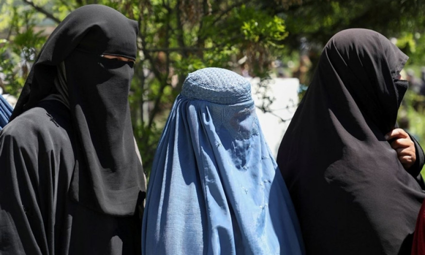 Taliban ban bố sắc lệnh đầu tiên về nữ giới