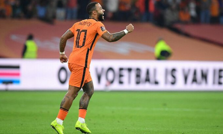 Depay ghi hat-trick vào lưới Thổ Nhĩ Kỳ