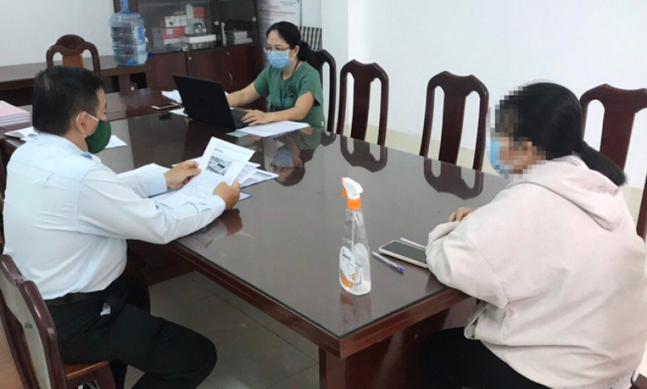 Mời làm việc chủ Facebook đăng tin “giun đất trị COVID-19”