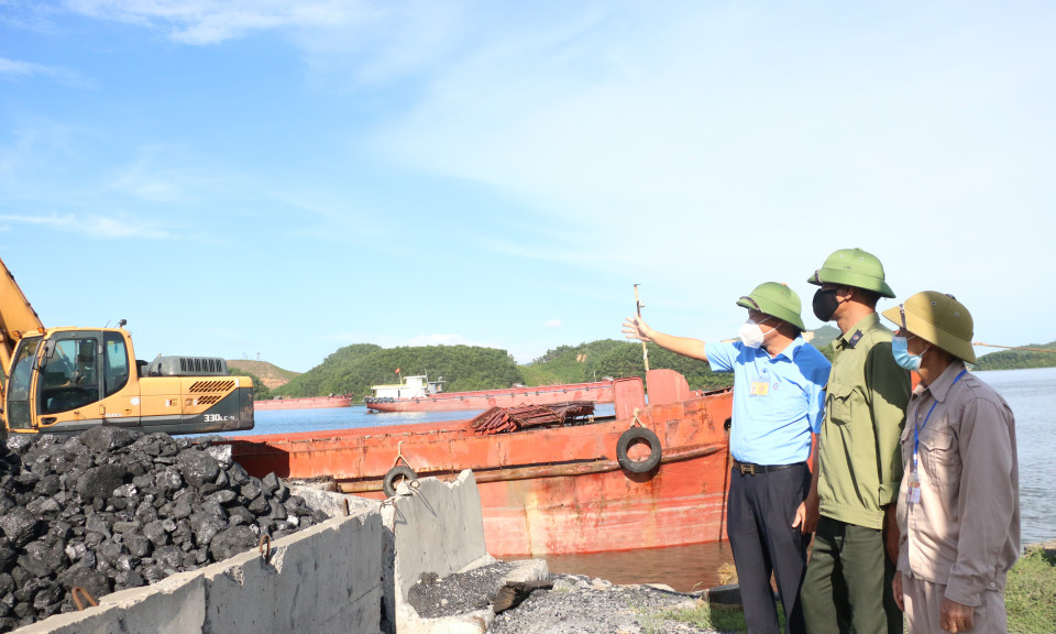 Công ty Kho vận và Cảng Cẩm Phả (TKV): Đảm bảo hoạt động SXKD nhờ chú trọng phòng, chống dịch