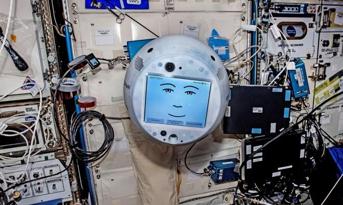 Hồi sinh robot vũ trụ trên trạm ISS