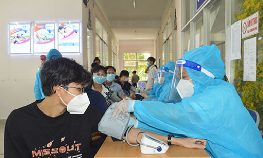 Hướng dẫn mới nhất của Bộ Y tế: Không cần đo huyết áp tất cả người tiêm vaccine COVID-19