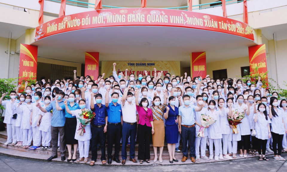 广宁省派遣500名医务人员支援河内
