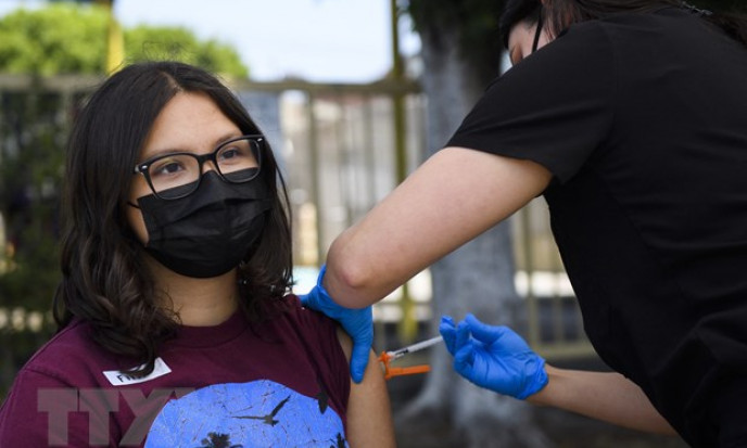 CDC Mỹ: Tiêm chủng vaccine đầy đủ giảm nguy cơ tử vong tới 11 lần