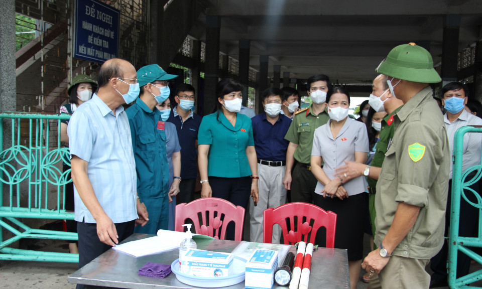 Đoàn ĐBQH tỉnh giám sát việc thực hiện công tác phòng chống dịch Covid-19 tại TX Quảng Yên