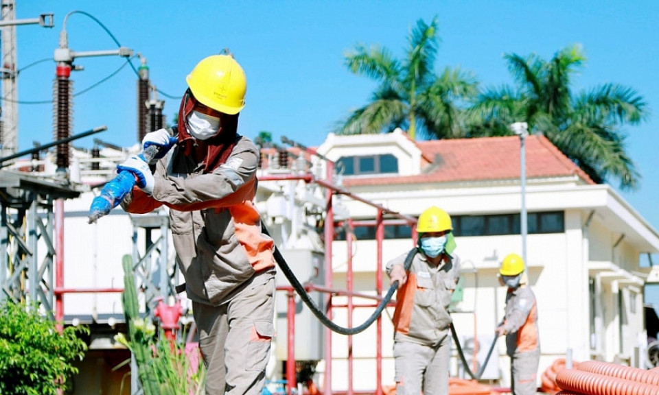 Điện thương phẩm tháng 8 ở miền Bắc tăng 10,82%