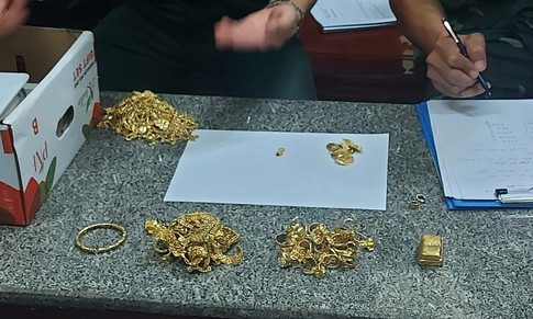 Bắt tài xế vận chuyển trái phép vàng, ngoại tệ qua biên giới