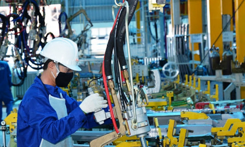 Sản xuất công nghiệp nỗ lực duy trì đà tăng