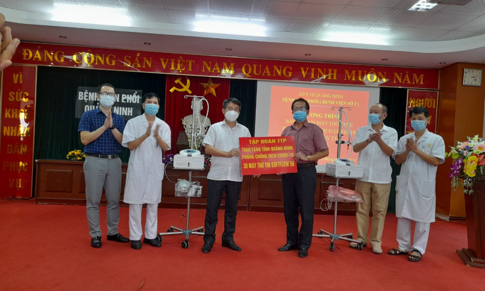 Tập đoàn TTP trao tặng 30 máy thở cho Bệnh viện số 2