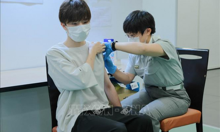 Hơn 50% dân số Nhật Bản đã tiêm đủ liều vaccine ngừa COVID-19