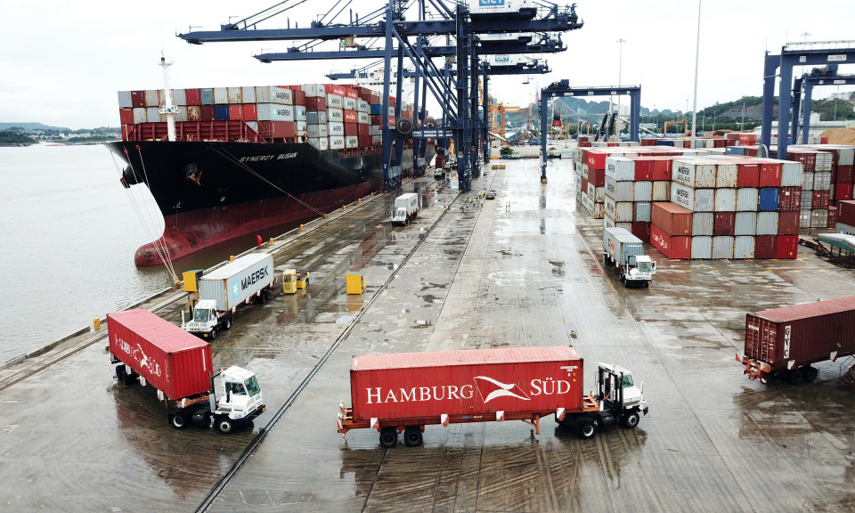 Tàu container thử nghiệm thứ 2 của hãng tàu biển lớn nhất thế giới cập cảng Cái Lân