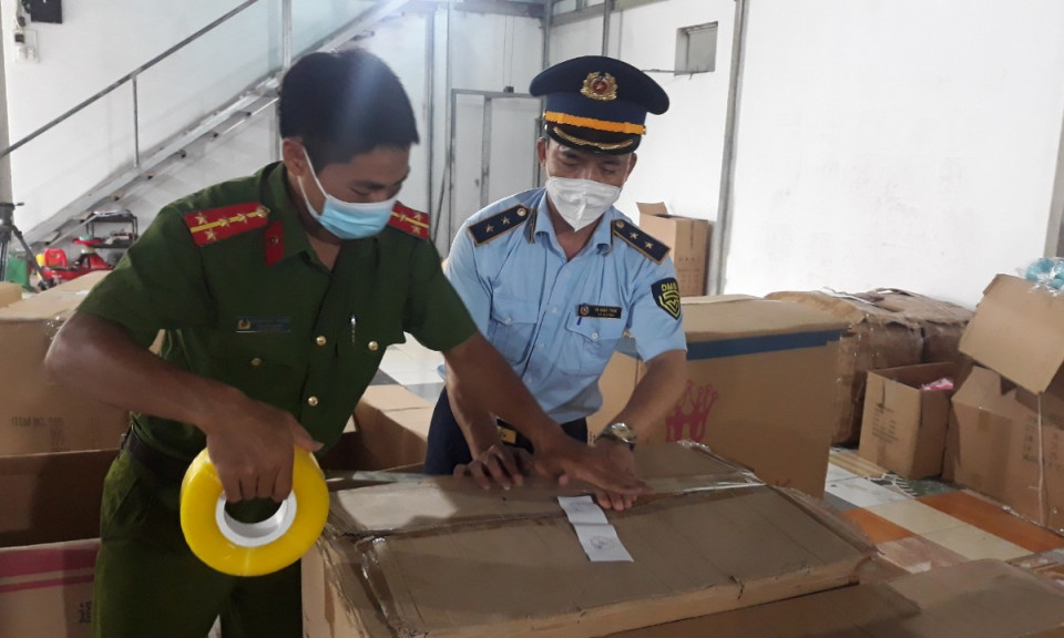Triệt phá kho đồ chơi trẻ em không có nguồn gốc hợp pháp lớn nhất từ trước đến nay