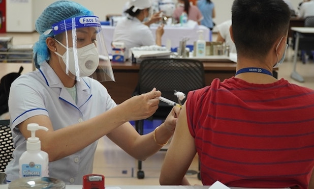 Tiêm vaccine phòng COVID-19 có cần thẻ BHYT?