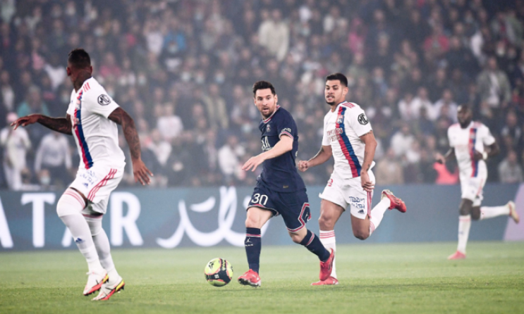 Messi bị thay ra sớm trong trận thắng của PSG
