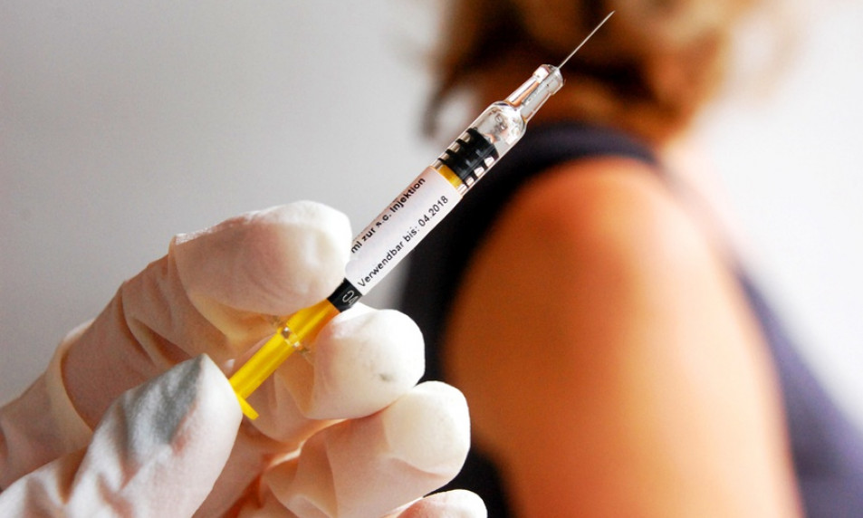 Tác dụng phụ phổ biến ở người tiêm vaccine Pfizer mũi thứ 3