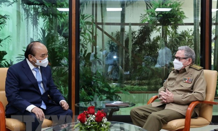 Chủ tịch nước Nguyễn Xuân Phúc gặp Đại tướng Raul Castro Ruz