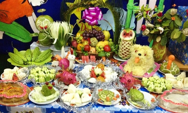 Fruit trays help wish for luck, health during Mid-Autumn Festival