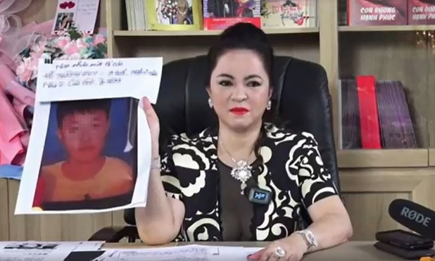 Đàm Vĩnh Hưng gửi đơn tố cáo bà Nguyễn Phương Hằng