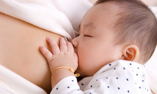 Xử trí đúng cách mụn hạt kê ở trẻ sơ sinh
