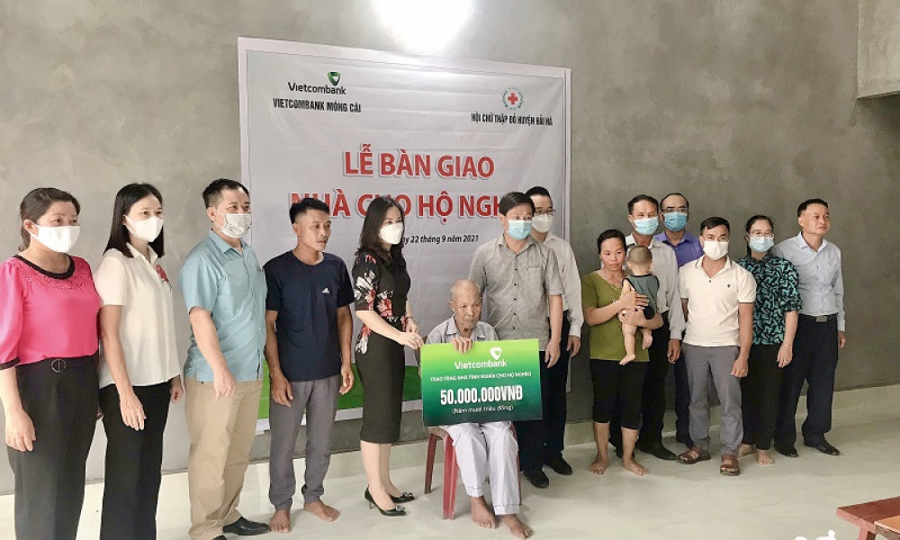 Hải Hà bàn giao nhà tình nghĩa cho hộ nghèo