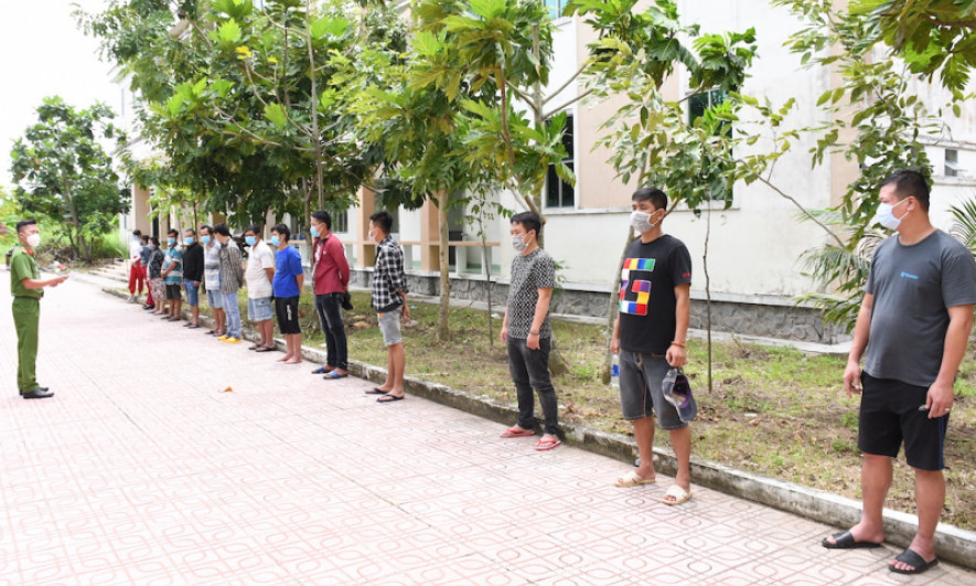 Triệt phá sới bạc, bắt quả tang 17 người liên quan
