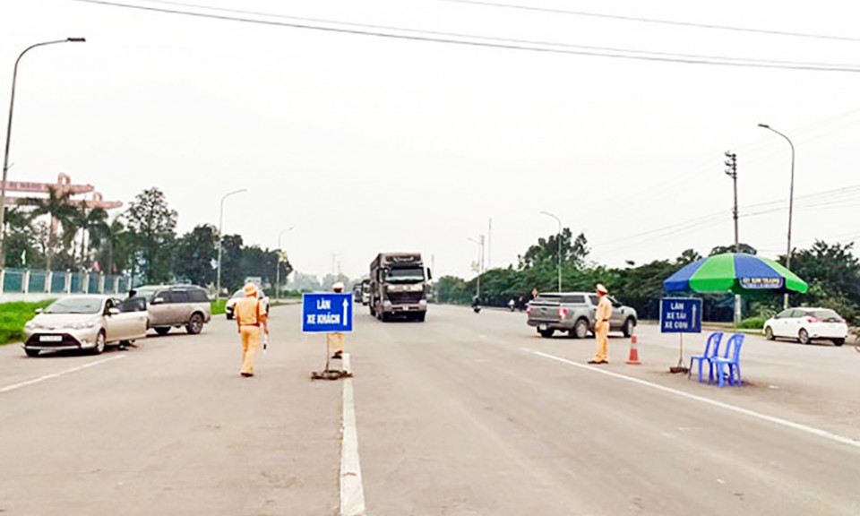 Cảnh giác với lái xe tải đường dài