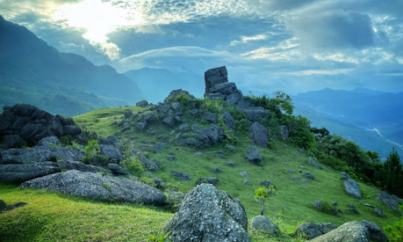 Chồng Mountain in Quảng Ninh Province, a masterpiece of nature