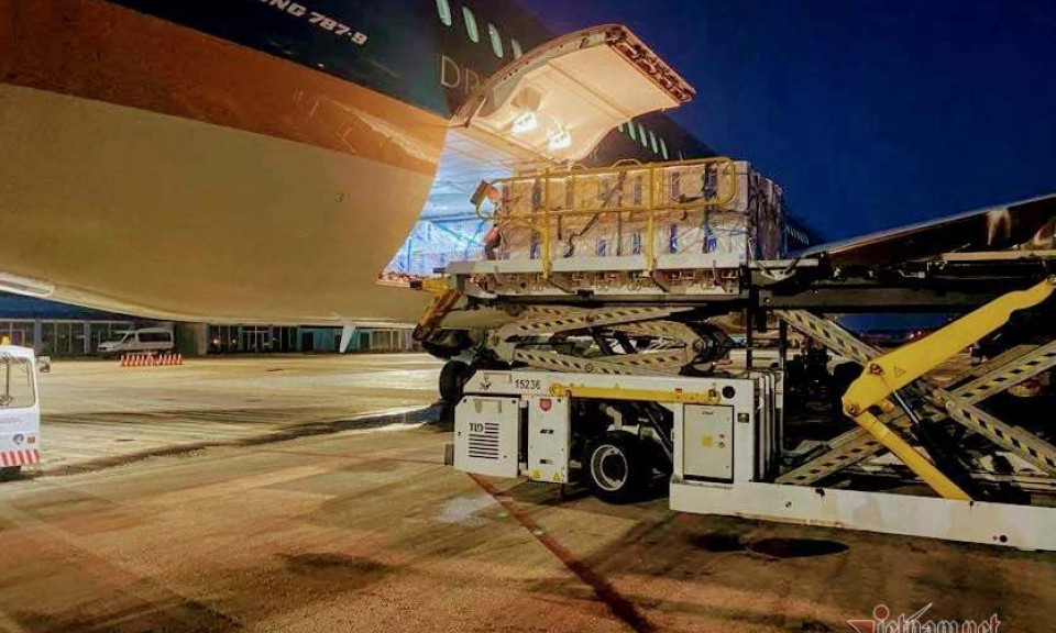 Hơn 1 triệu liều vắc xin Abdala trên chuyên cơ của Chủ tịch nước về Việt Nam