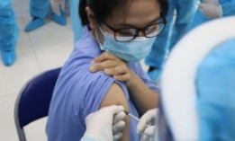 41% người Việt trên 18 tuổi tiêm ít nhất một liều vaccine COVID-19