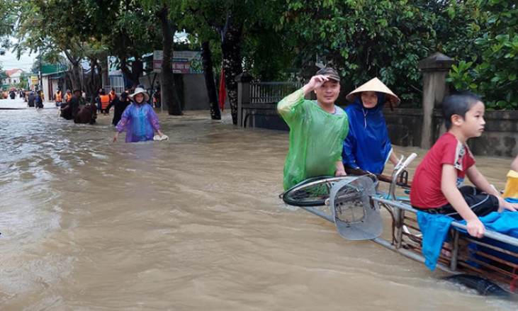 Gần 700 nhà dân ở Nghệ An bị ngập