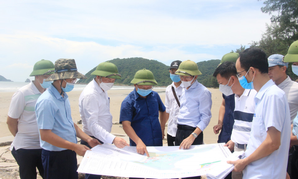 Lãnh đạo tỉnh kiểm tra lập quy hoạch phân khu tại KKT Vân Đồn
