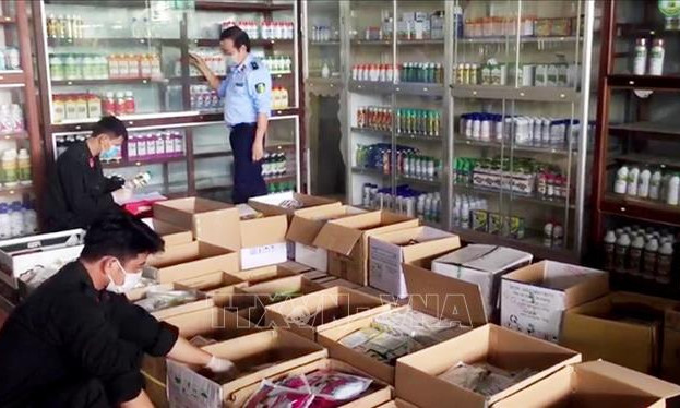 Thu giữ hơn 7.700 sản phẩm thuốc bảo vệ thực vật không rõ nguồn gốc