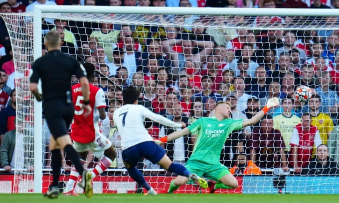 Arsenal thắng dễ Tottenham