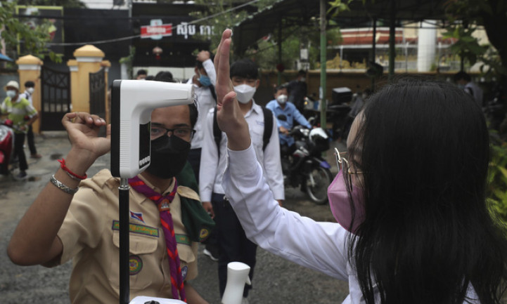 Campuchia đã tiêm vaccine COVID-19 cho 88,98% thiếu niên