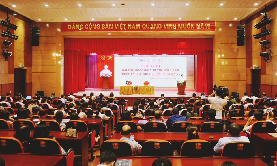 Đoàn ĐBQH tỉnh tiếp xúc cử tri TX Quảng Yên
