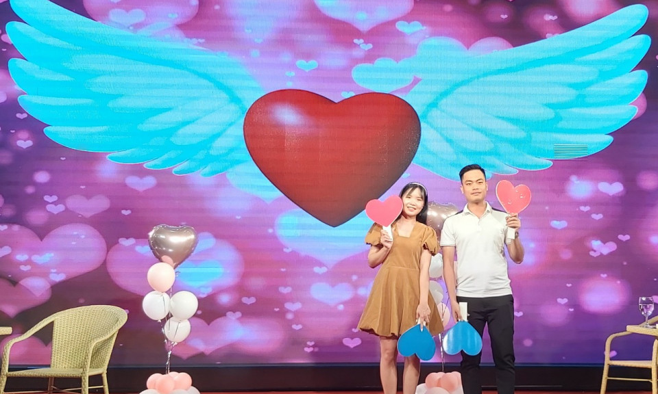 "Kết nối trái tim" cho 3 cặp công nhân lao động 