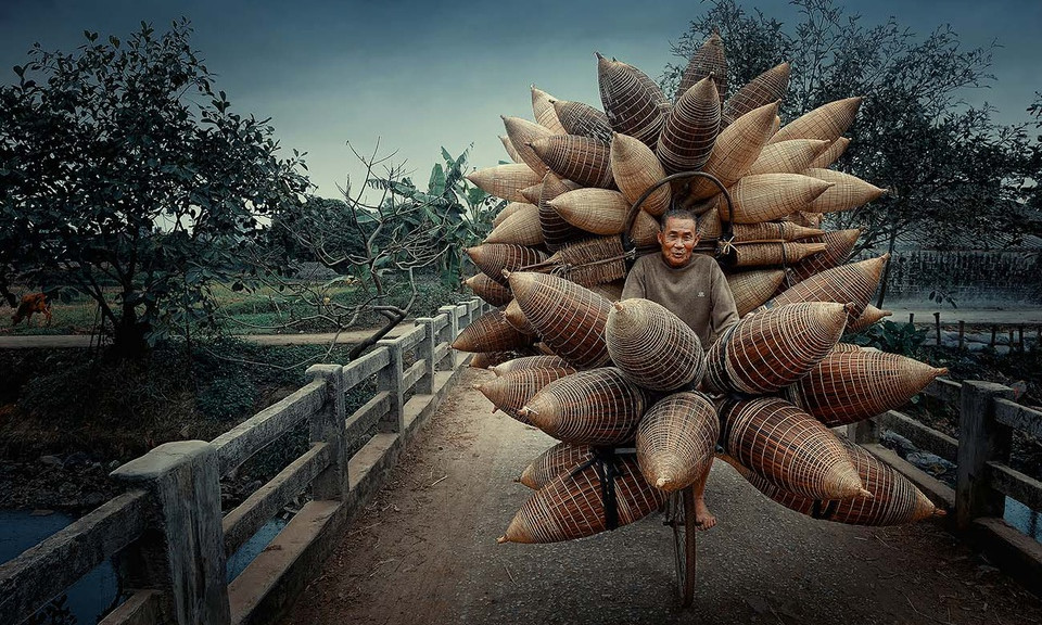 'Người bán đó' của Việt Nam vào top ảnh du lịch đẹp nhất năm