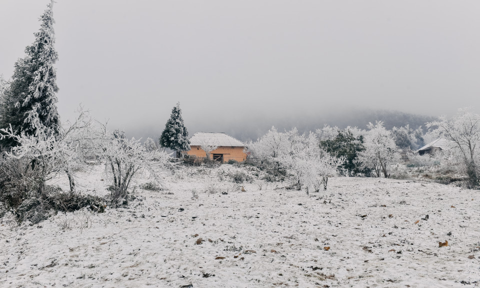 梁山的雪花美景