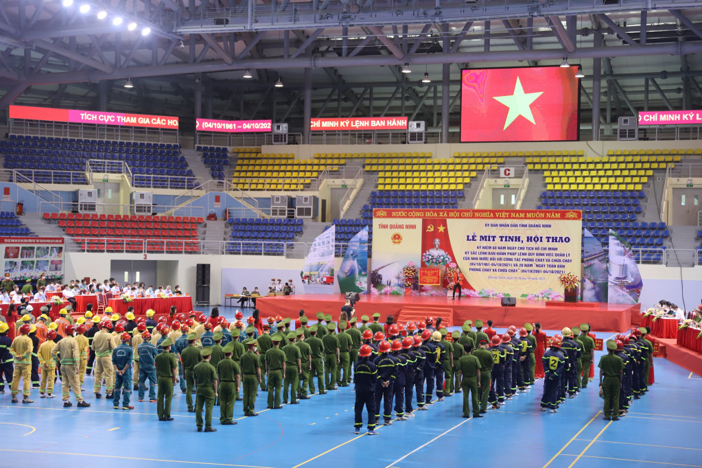 Toàn cảnh lễ mit tinh.