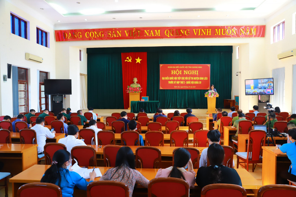 ĐBQH Vũ Thị Kim Nhung tiếp xúc cử tri huyện Bình Liêu.