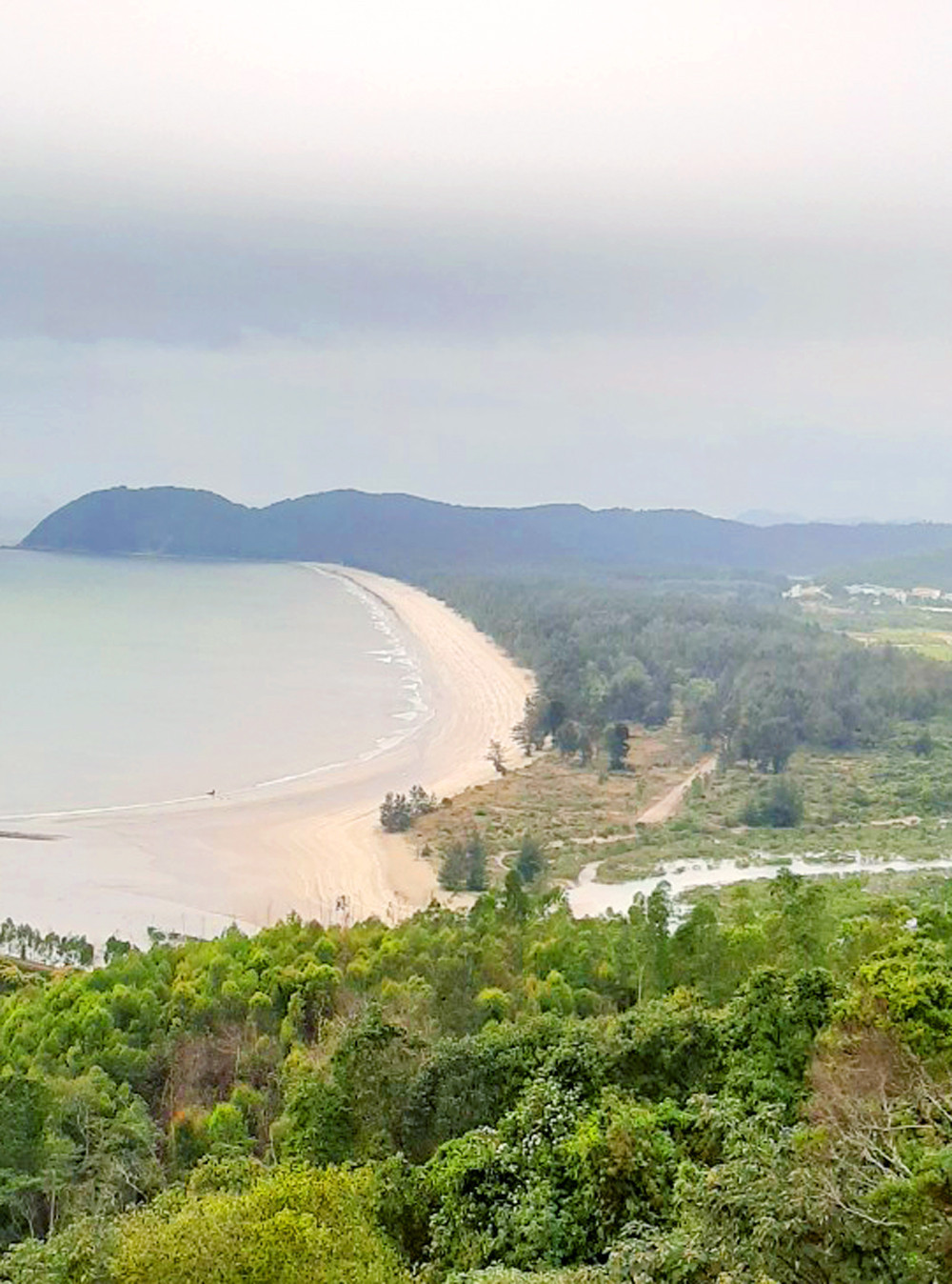 Truong Chinh beach in Ngoc Vung island